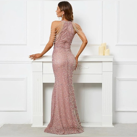 Elegant Gray Velvet Evening Gown - Picture 2 of 9